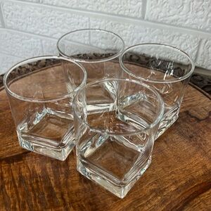 NWOB Set of 4 cold drinks Glassware